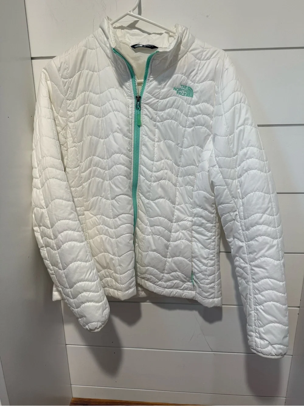 The North Face White Jacket with Mint Logo - Picture 1 of 9